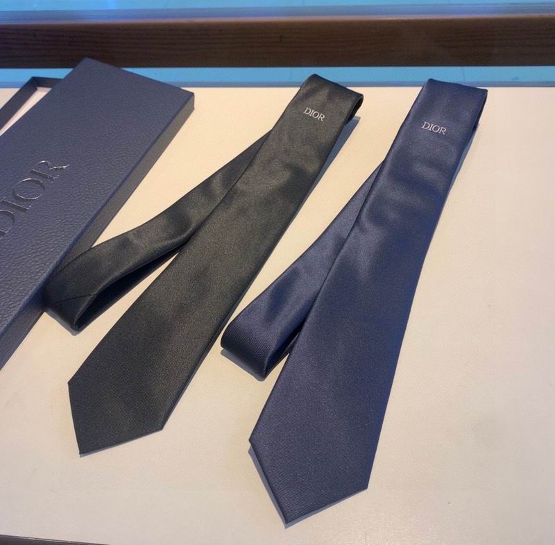 Dior Tie hm07